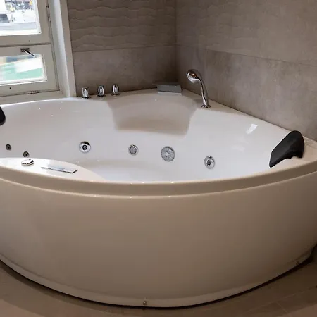 아파트 2ndhomes Luxury 3 Bedroom Brand New 106 M2 With In Center