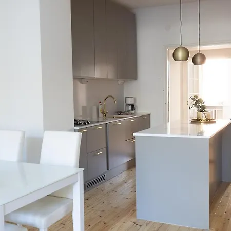 2ndhomes Luxury 3 Bedroom Brand New 106 M2 With In Center *