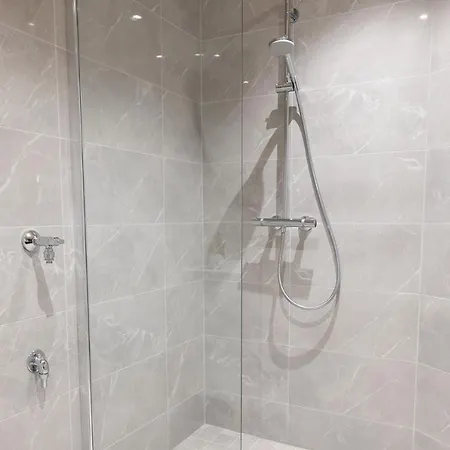 2ndhomes Luxury 3 Bedroom Brand New 106 M2 With In Center