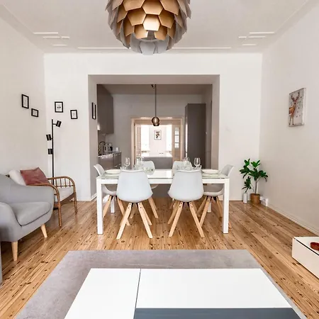 Stylish 3br In Center With Sauna Tub Helsinki